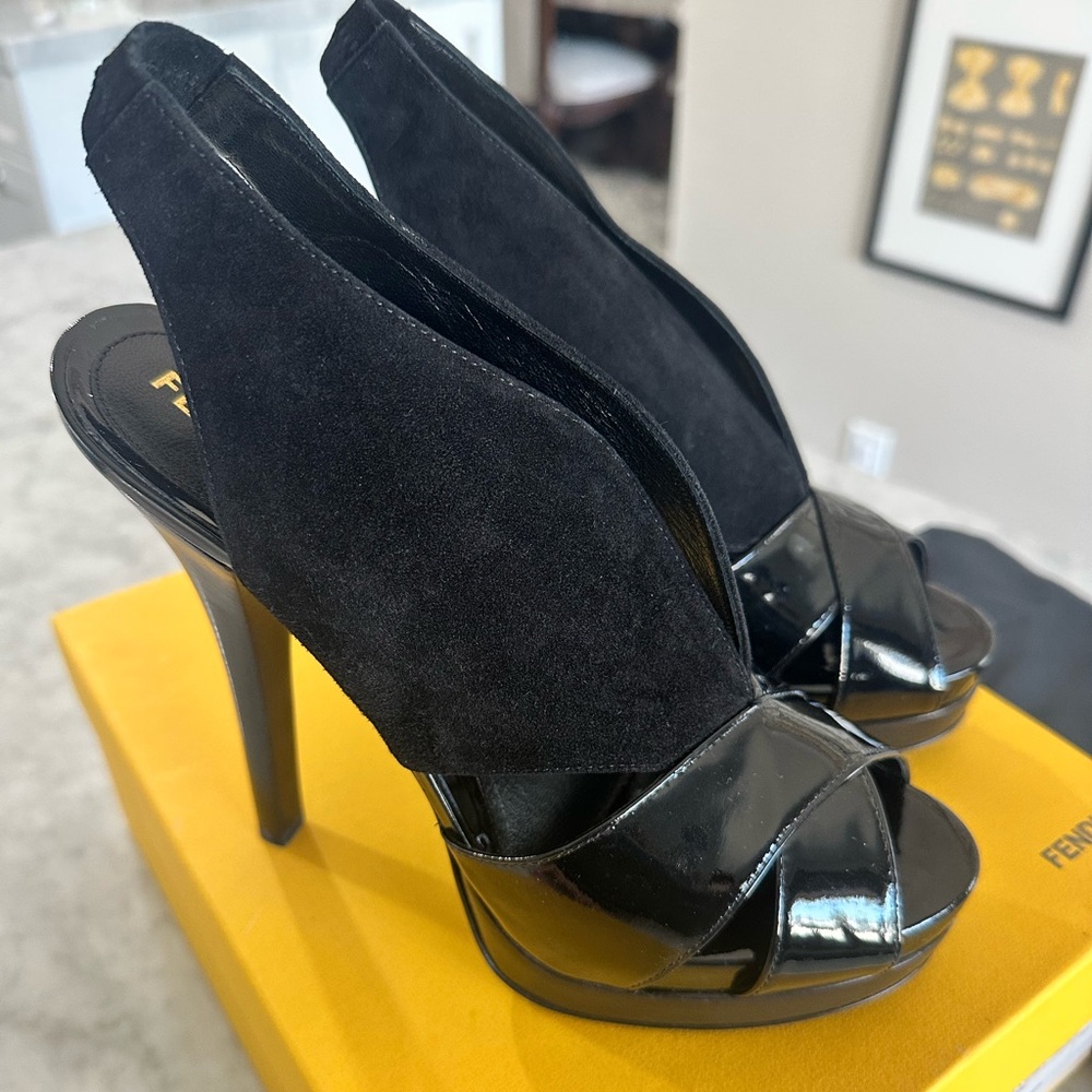 EUC CINDY Patent Suede Platform peep toe heels